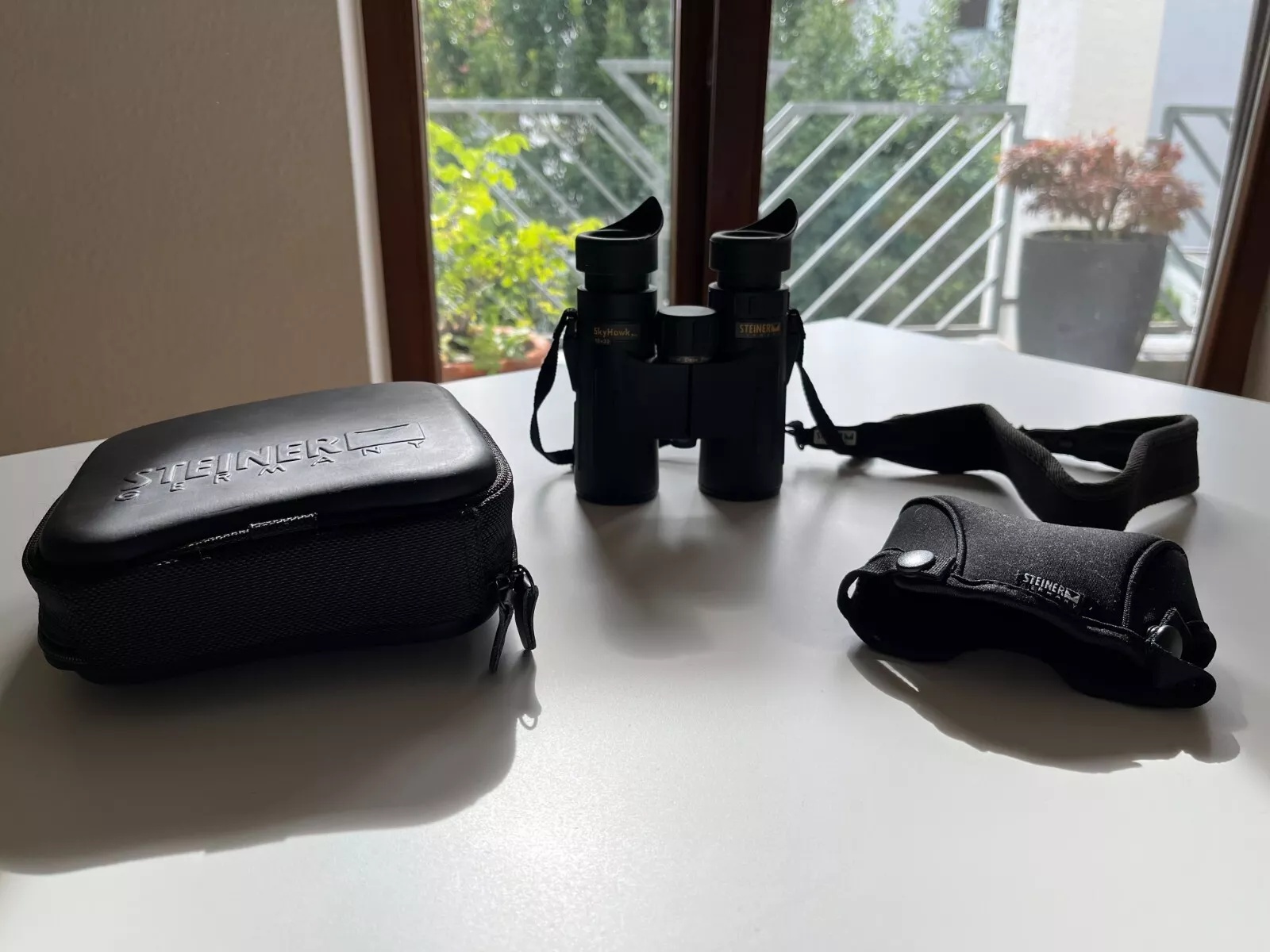 оптический бинокль Steiner SkyHawk Pro 10x42