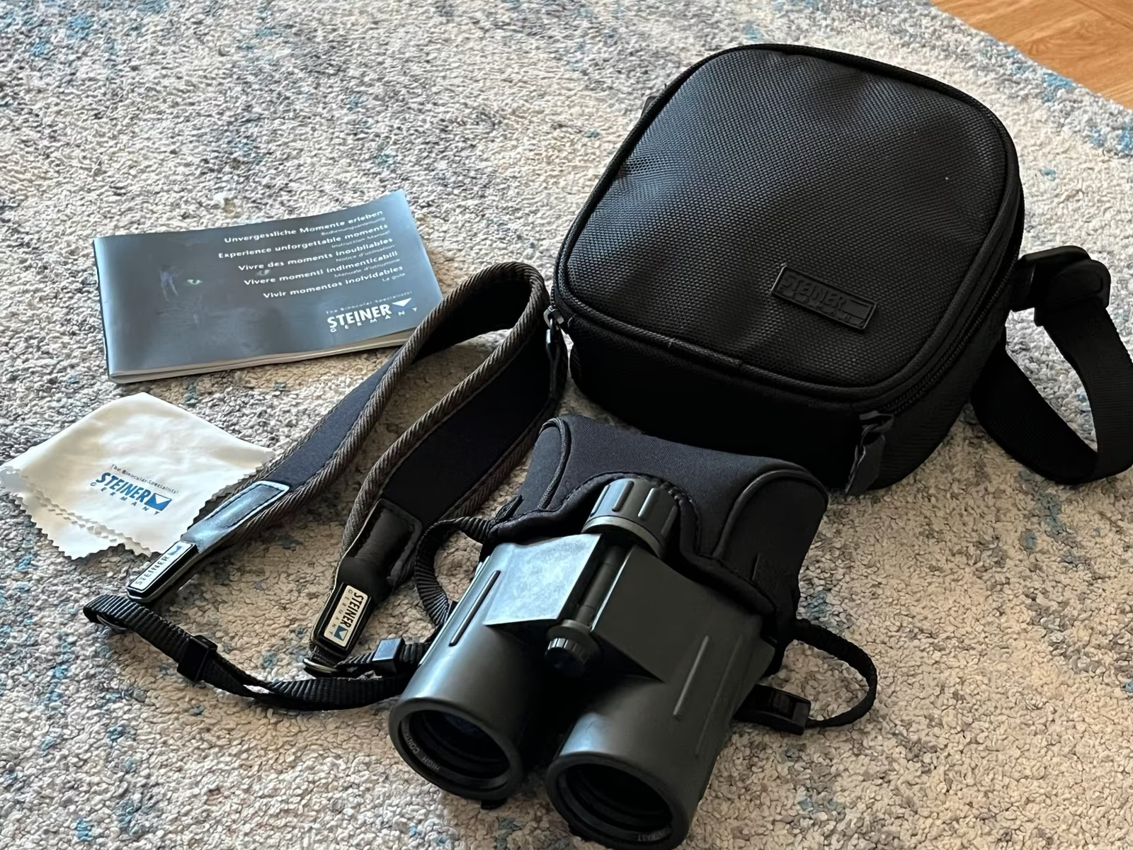 оптический бинокль модель Steiner SkyHawk Pro 8x42