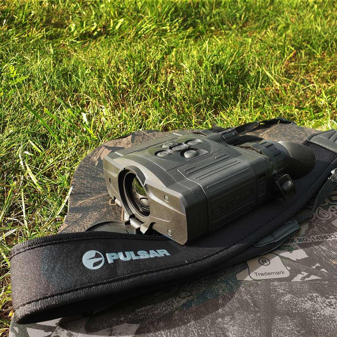 сравнение тепловизионного охотничьего прицела Pulsar Accolade XQ38